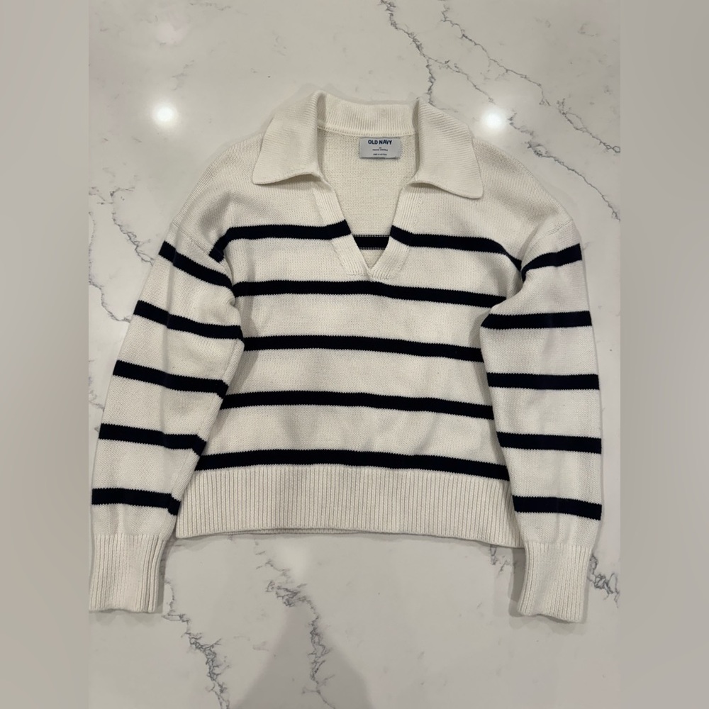 Old Navy Women's V-Neck Sweater - Cream and Navy Stripes - Size M